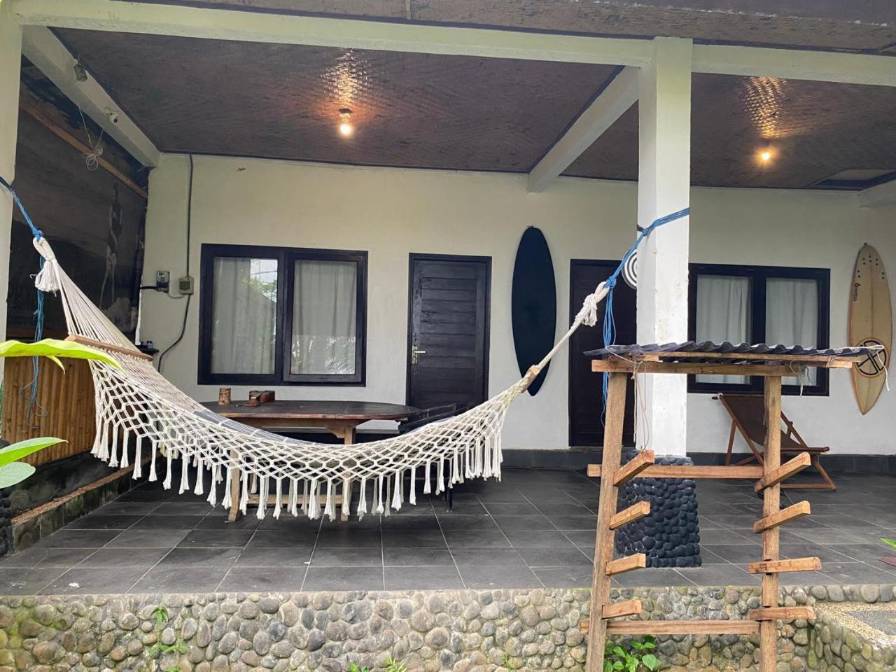 Medewi Good Vibes Stay&Surf Jembrana Zewnętrze zdjęcie